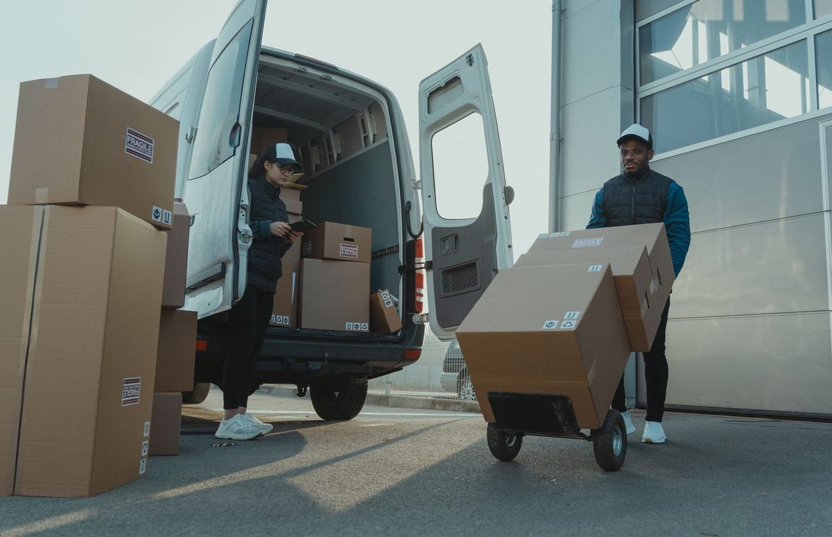 Cartons chargés pour l'expédition